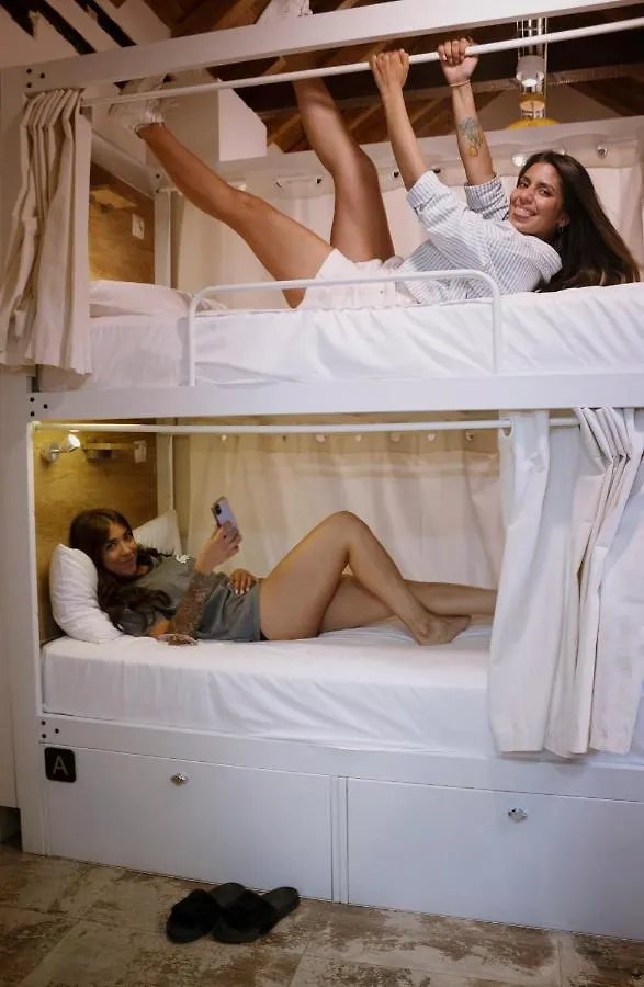 4U Hostel Гранада